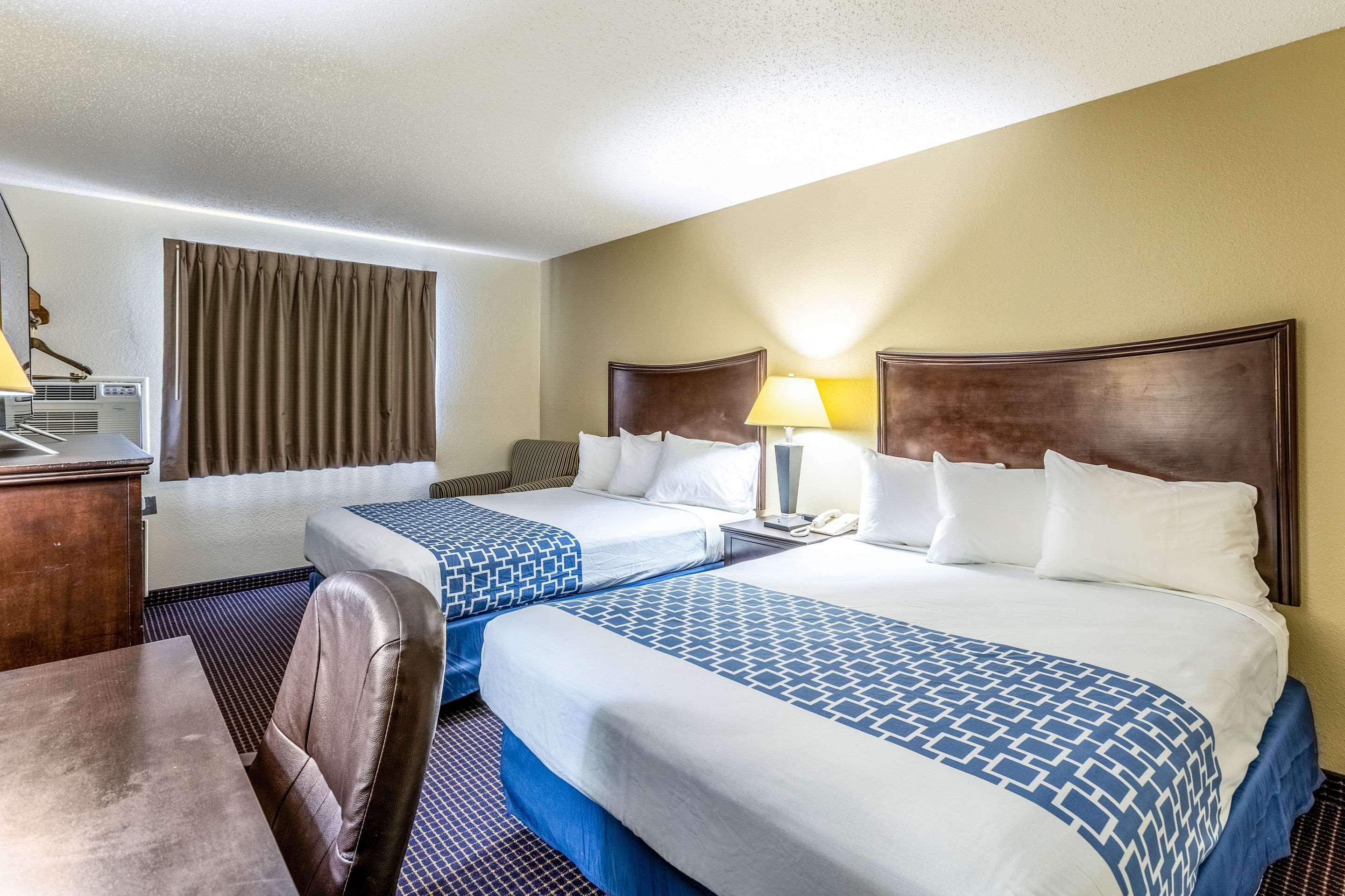Econo Lodge Inn & Suites Auburn Екстер'єр фото