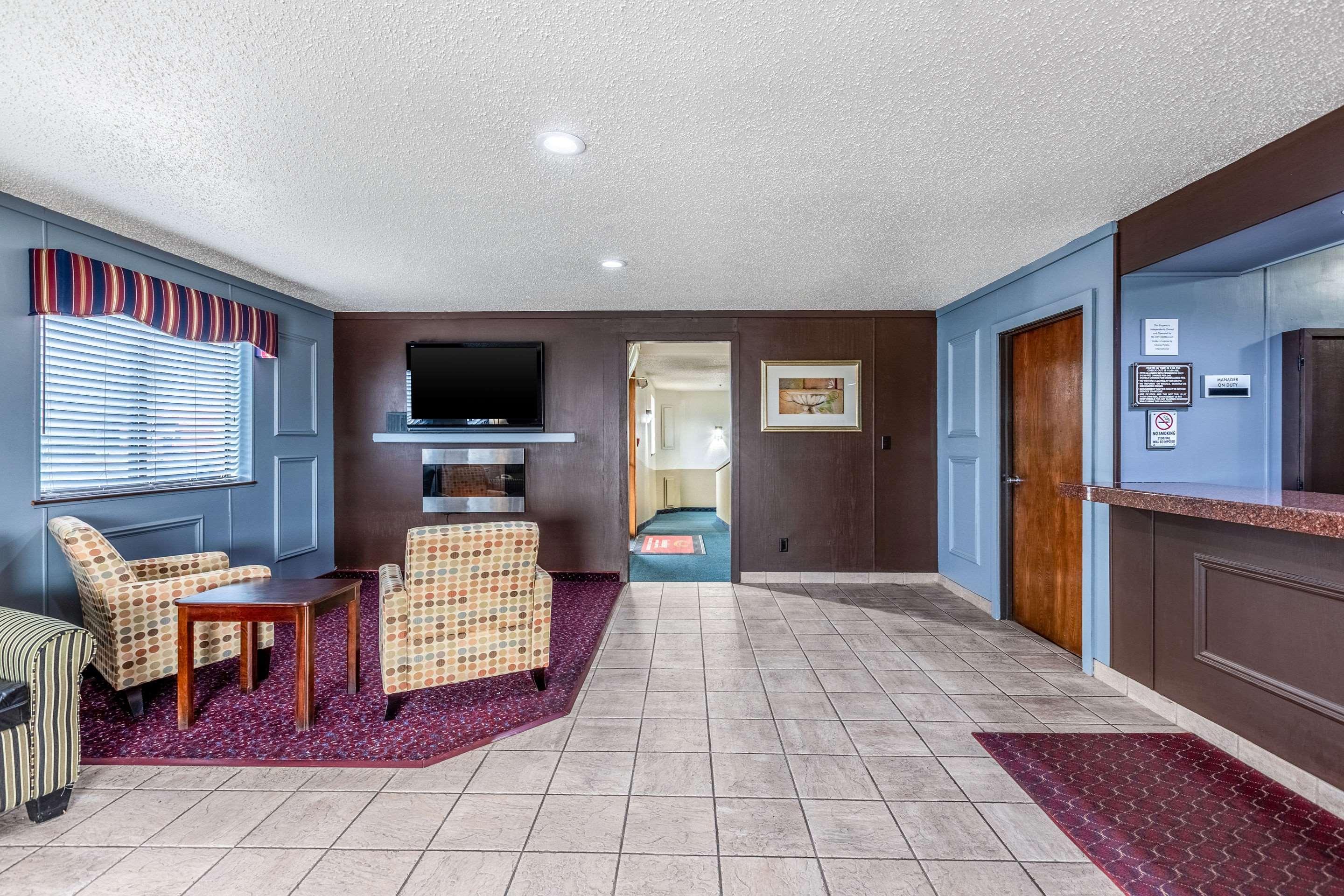 Econo Lodge Inn & Suites Auburn Екстер'єр фото