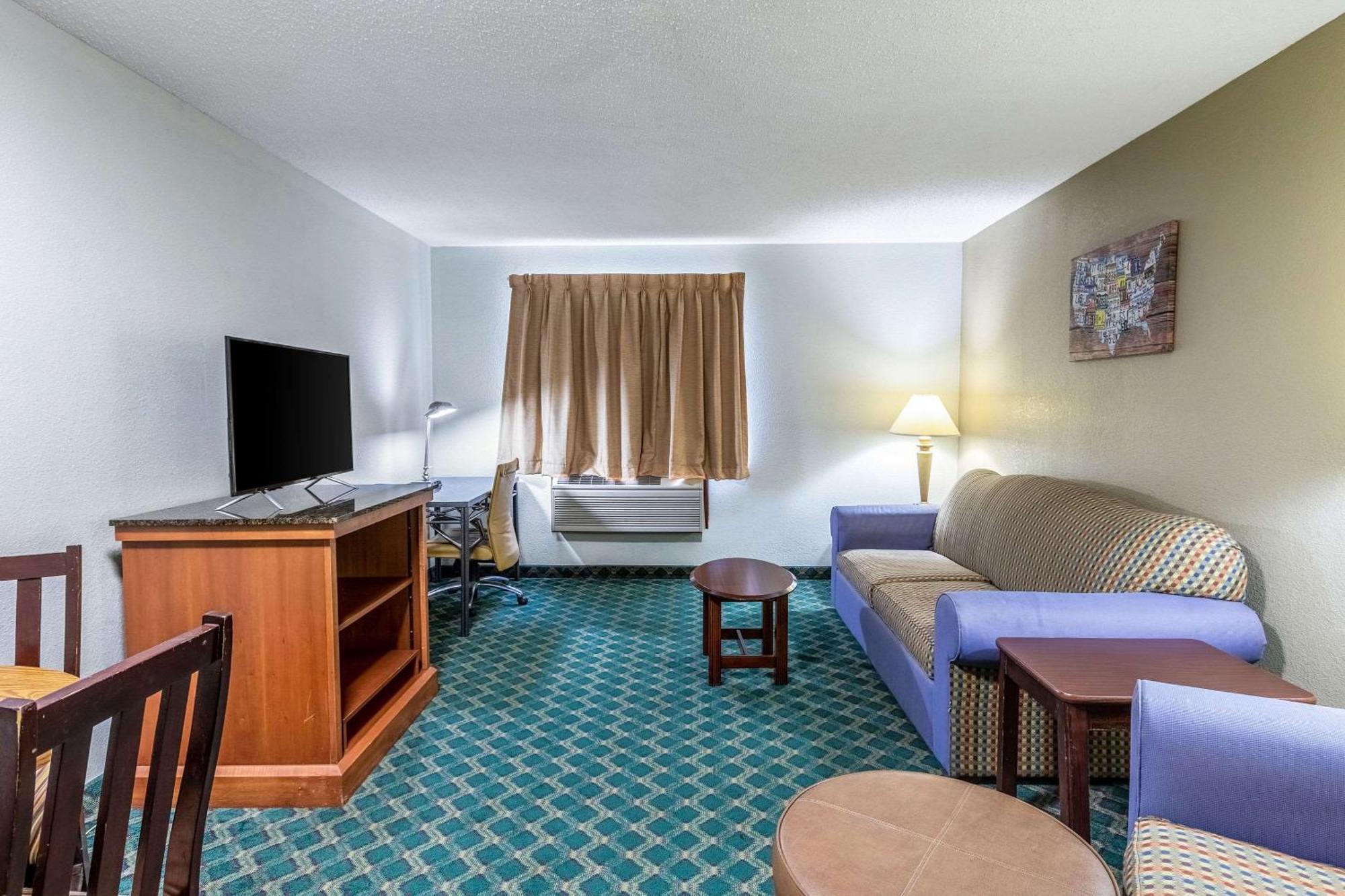 Econo Lodge Inn & Suites Auburn Екстер'єр фото