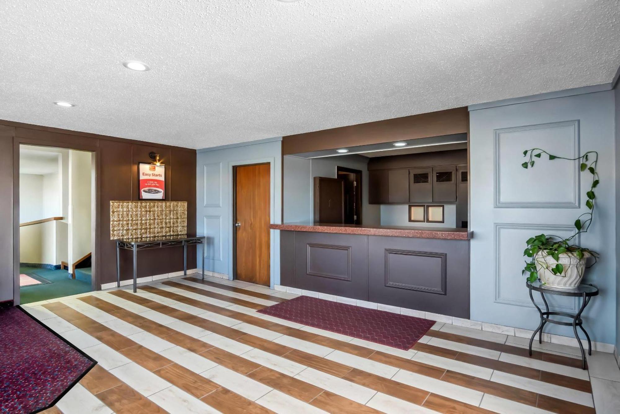 Econo Lodge Inn & Suites Auburn Екстер'єр фото